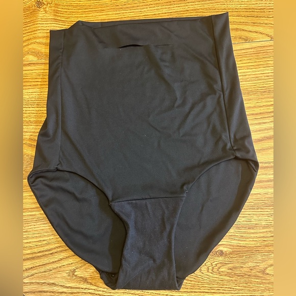 Kindred Bravely Soothing Fourth Trimester Underwear Smoothing Shaper Hot & Cold - Picture 5 of 9